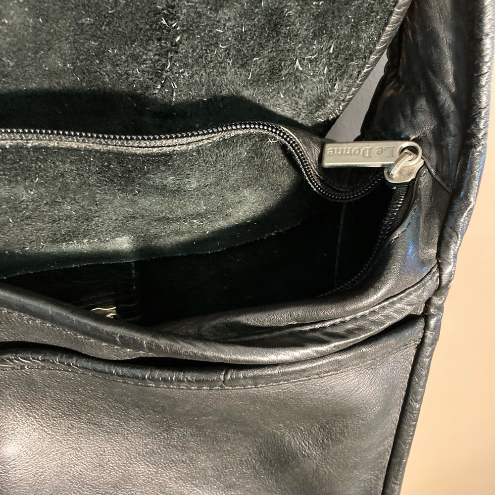 Le Donne black leather messenger bag - Picture 4 of 7